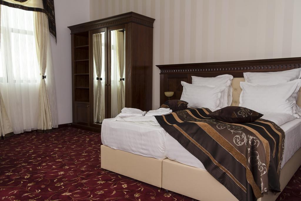 فندق Pik Elegance بلوييست الغرفة الصورة