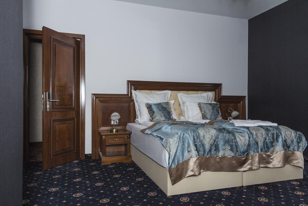 فندق Pik Elegance بلوييست الغرفة الصورة