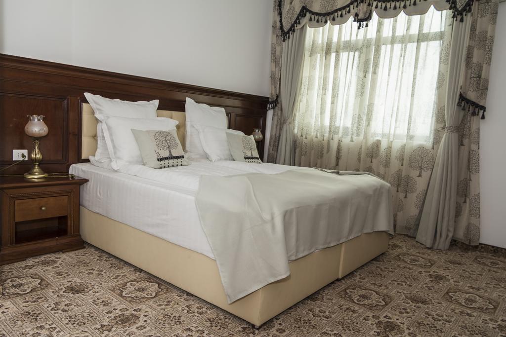 فندق Pik Elegance بلوييست الغرفة الصورة