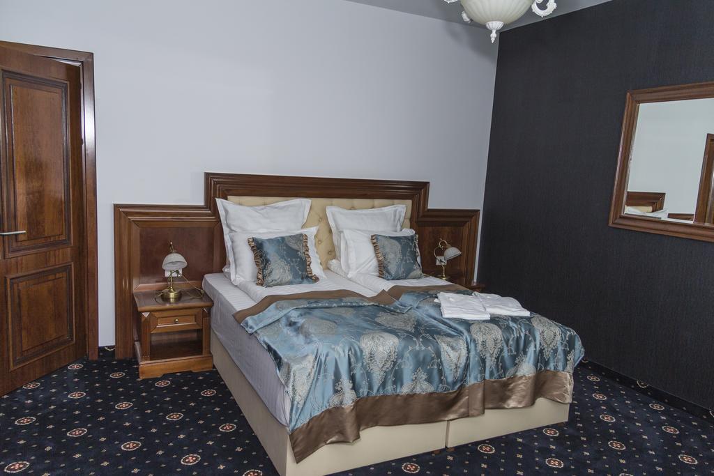 فندق Pik Elegance بلوييست الغرفة الصورة