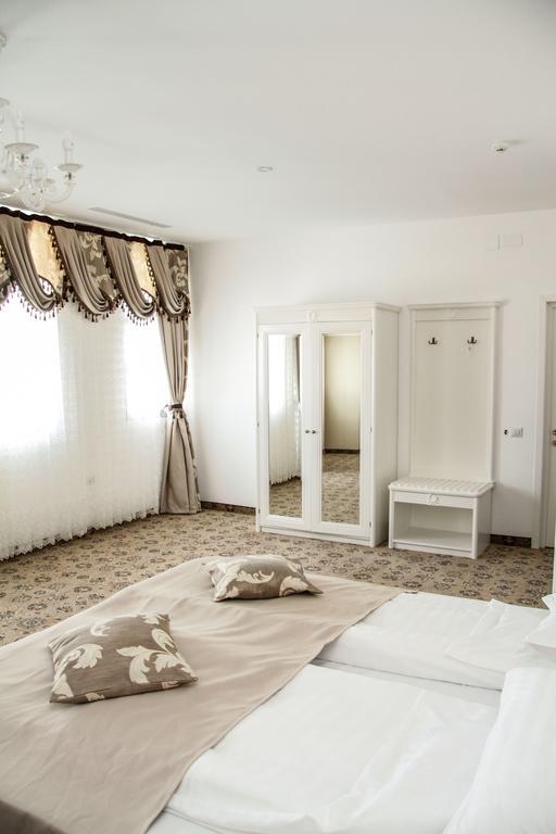 فندق Pik Elegance بلوييست الغرفة الصورة