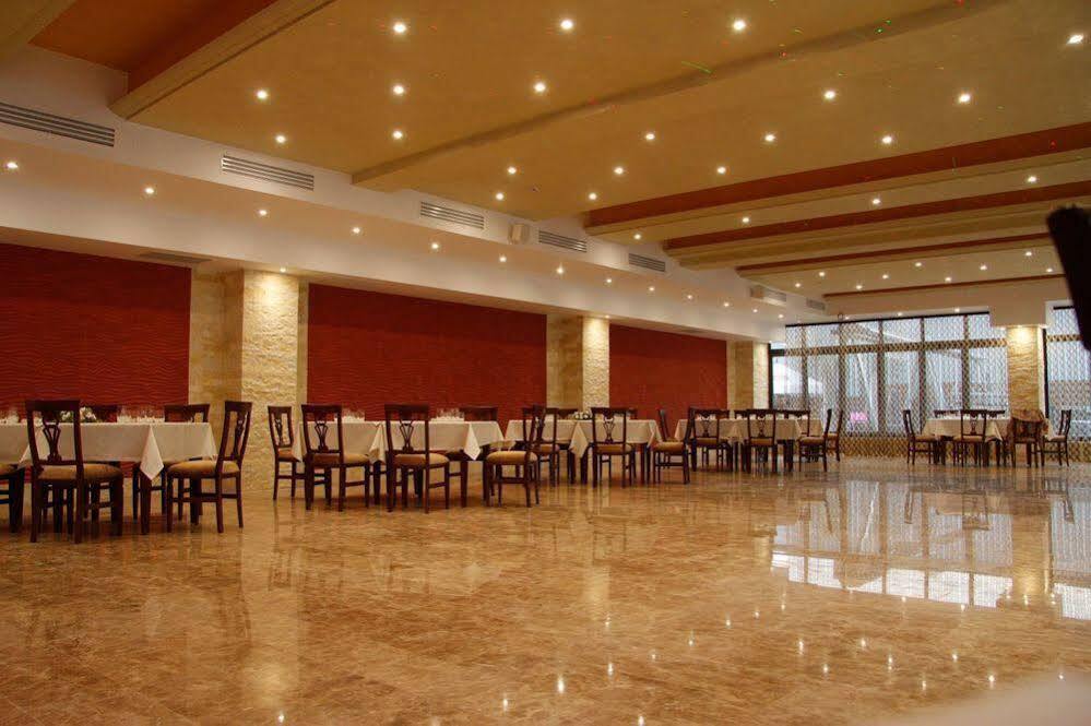 فندق Pik Elegance بلوييست المظهر الخارجي الصورة