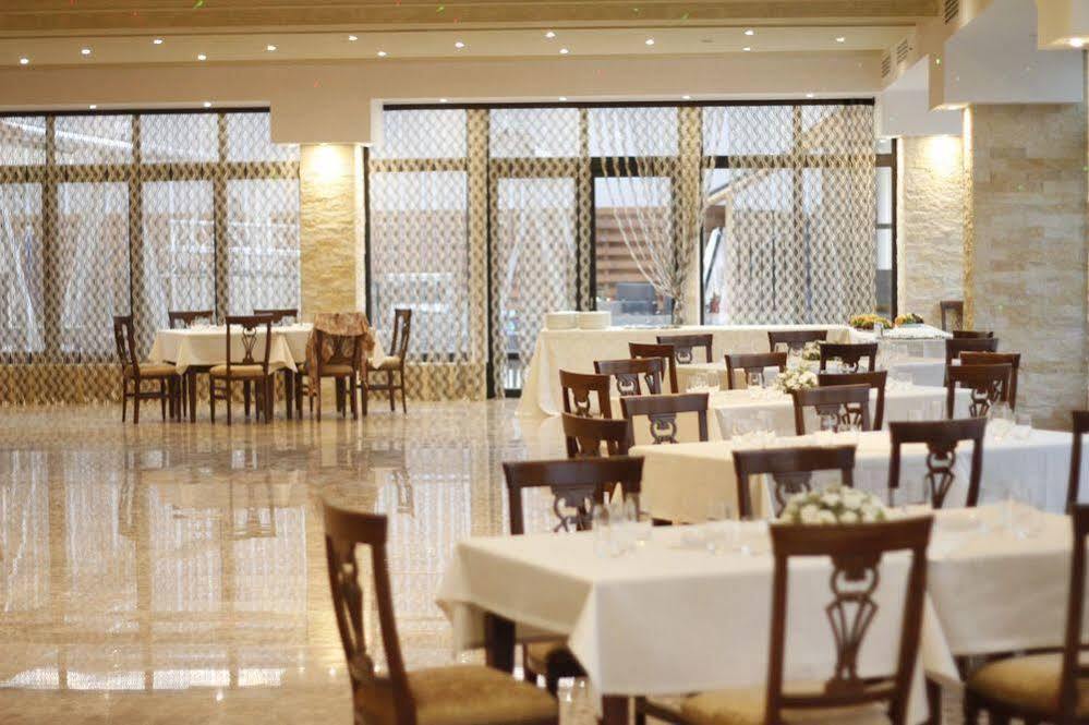فندق Pik Elegance بلوييست المظهر الخارجي الصورة