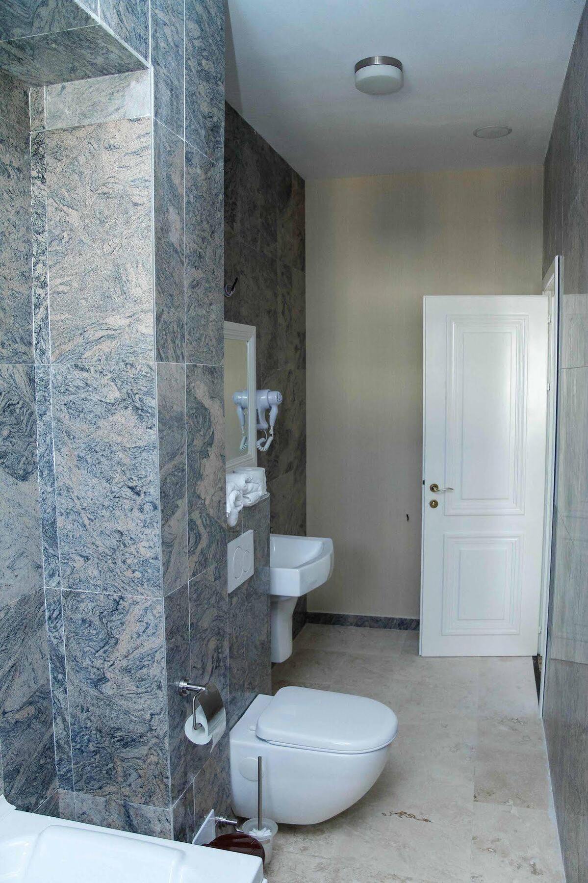 فندق Pik Elegance بلوييست المظهر الخارجي الصورة