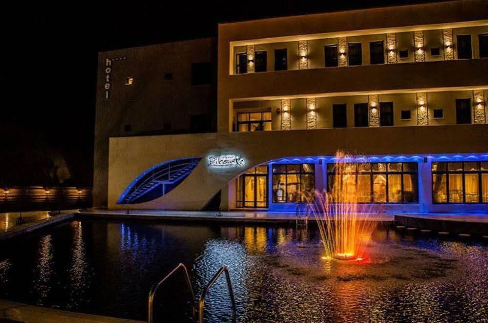فندق Pik Elegance بلوييست المظهر الخارجي الصورة