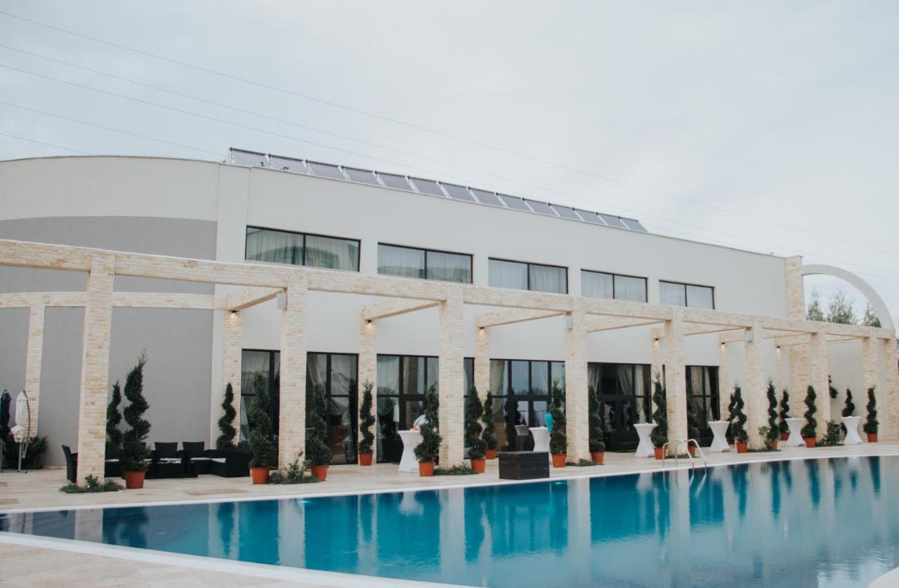 فندق Pik Elegance بلوييست المظهر الخارجي الصورة